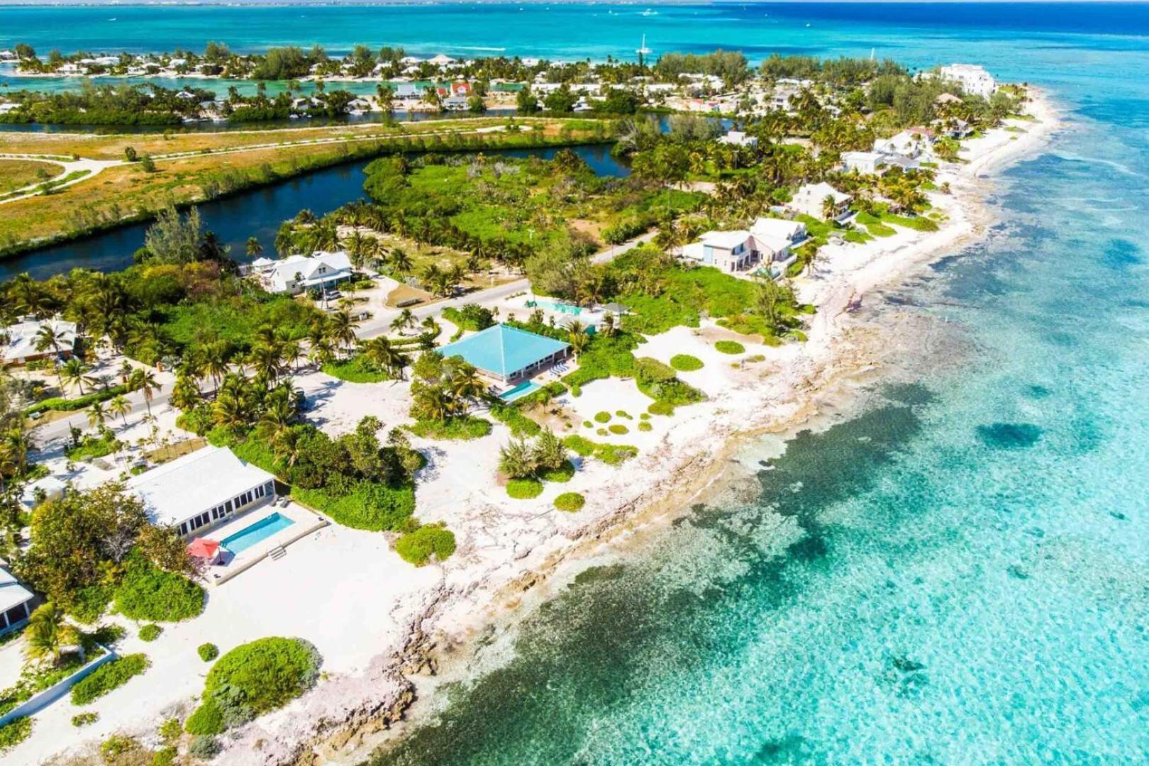Thatch Hill - Renovated Beach House With Pool, Short Walk To The Rum Point Club Driftwood Village Exterior photo