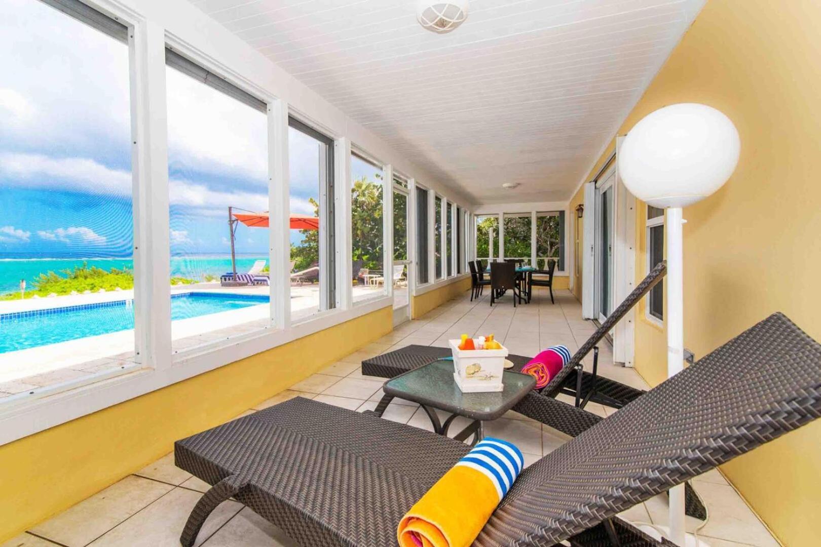 Thatch Hill - Renovated Beach House With Pool, Short Walk To The Rum Point Club Driftwood Village Exterior photo